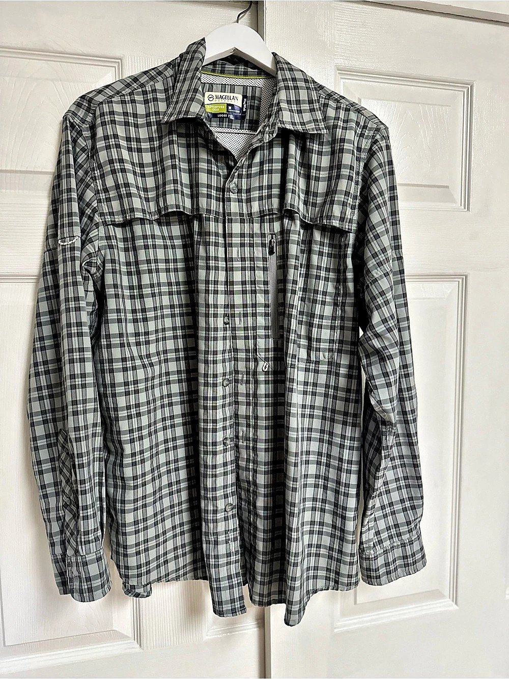 Magellan Adventure Gear Plaid Button Down Gray & Black Medium Like New